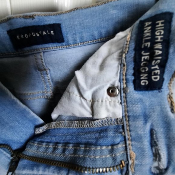 Aeropostale Frayed Hem Distressed High Waist Light Denim Ankle Jegging Size 6 - Picture 5 of 6